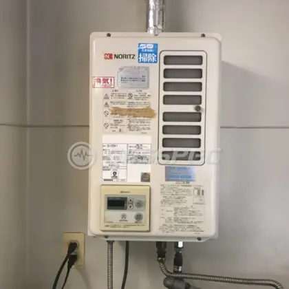 施工前の給湯器（GQ-1023W-F）