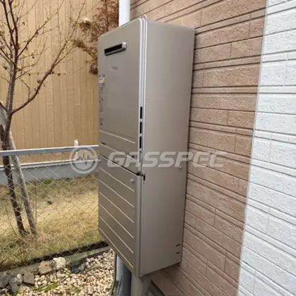 施工後の給湯器（パロマ FH-E2421SAWL）