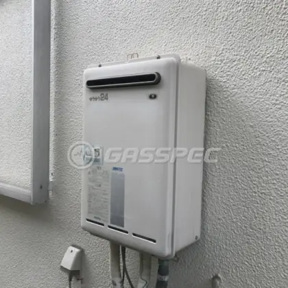 施工前の給湯器（RUX-V2408W）
