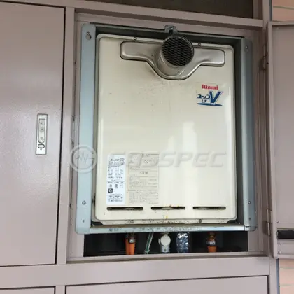 施工前の給湯器