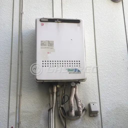 交換前の給湯器（ノーリツ GT-243AWX-1）