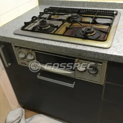 施工前のビルトインガスコンロ（RBG-31A6FS）