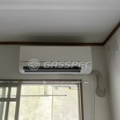 施工後のエアコン（三菱 MSZ-GV2225-W）