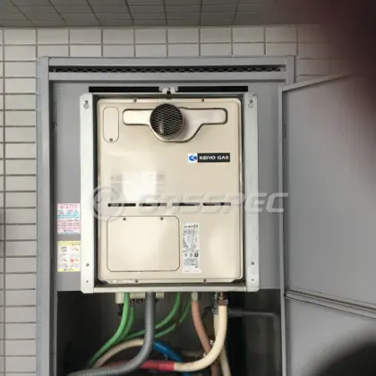 施工前の暖房熱源機（RUFH-VD2401AT2-3）