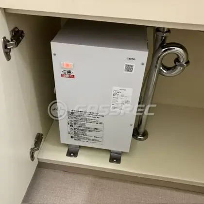 施工後の電気温水器（TOTO REM12A）