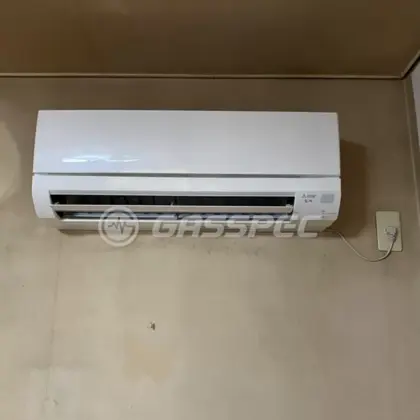 施工後のエアコン（三菱 MSZ-GV3625-W）
