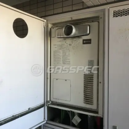 施工前の暖房熱源機（AT-4200ARSAW3Q-C）