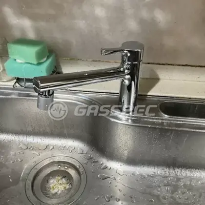 施工後の水栓・蛇口（TOTO TKS05303J）