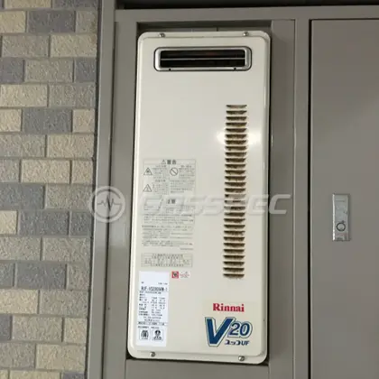 施工前の給湯器（RUF-VS2000AW-1）