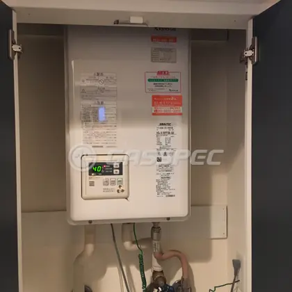 施工前の給湯器（RUX-V1615SFFUA）