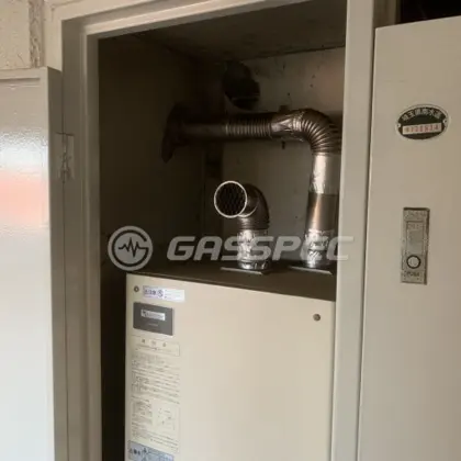施工前の給湯器（AD-200FFA）