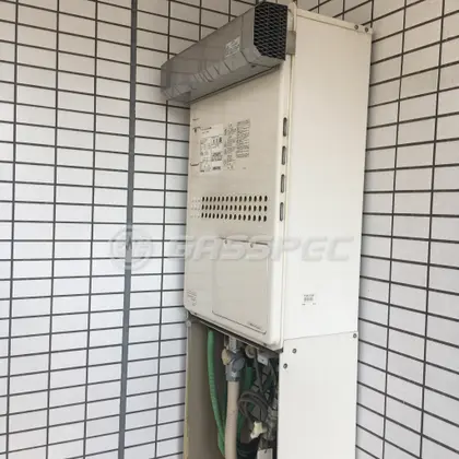 施工前の暖房熱源機（GTH-2417AWX3H-L）