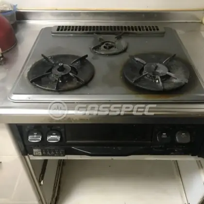 施工前のビルトインガスコンロ（PKD-D31SWFA）