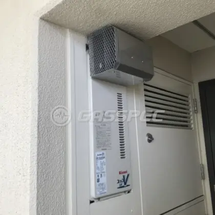 施工前の給湯器（RUF-VS2005SAW）