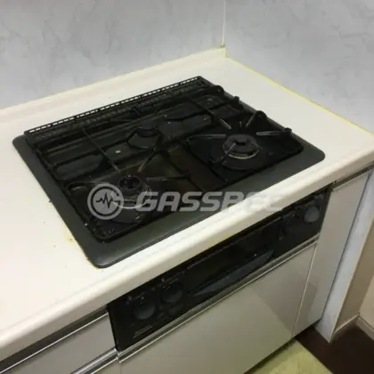 施工前のビルトインガスコンロ（RBG-30A5FS）