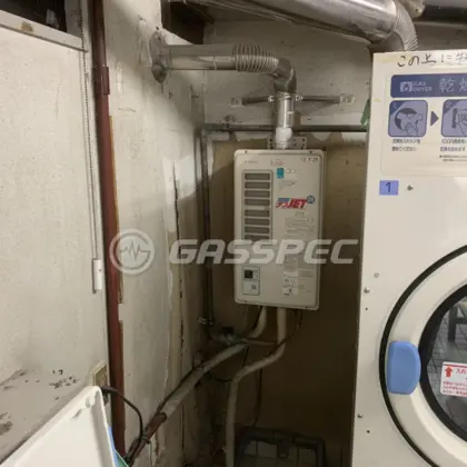 施工前の給湯器（GQ-2420WZD-F）
