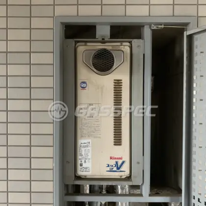 施工前の給湯器