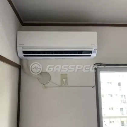 施工後のエアコン（日立 RAS-AJ3626S(W)）