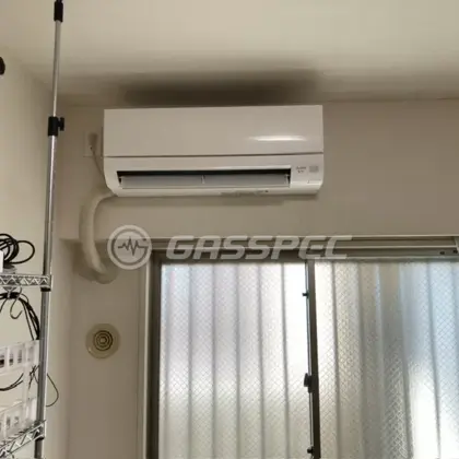 施工後のエアコン（三菱 MSZ-GV2226-W）