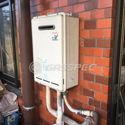 施工前の給湯器（RUX-V1616W-E）