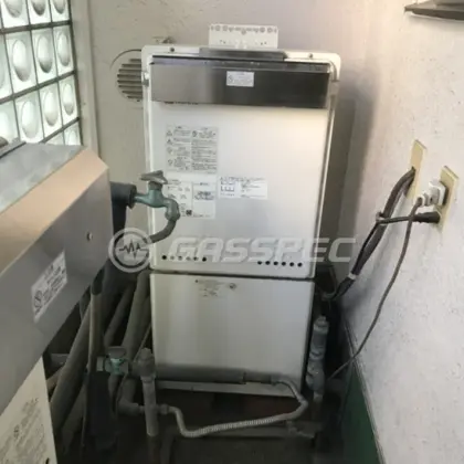 施工前の給湯器（GT-1650SAWX）