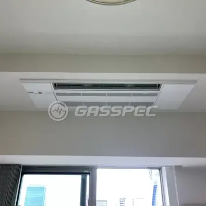 施工後のエアコン（三菱 MLZ-GX5022AS）