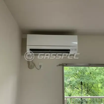 施工後のエアコン（三菱 MSZ-GV3626-W）