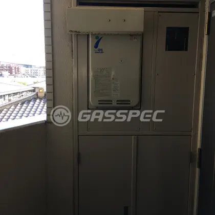 施工前の給湯器（YV2437RNW）