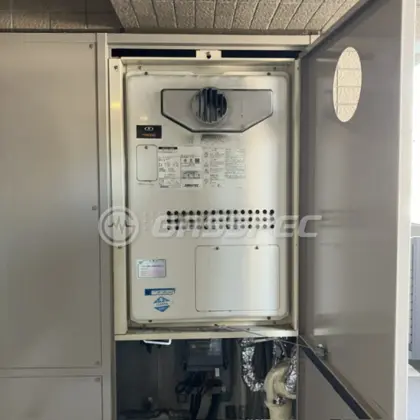 施工前の暖房熱源機（GTH-2417AWXD-T）