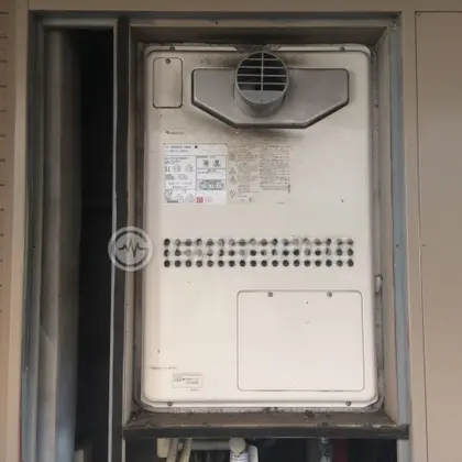 施工前の暖房熱源機（GTH-2413AWXH-T）