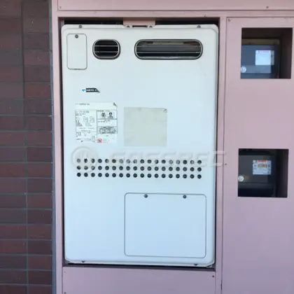 施工前の給湯器（GTH-2413AWX）