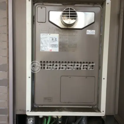 施工前の暖房熱源機（GTH-2413AWXH-T）