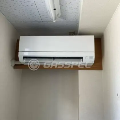 施工後のエアコン（三菱 MSZ-GV2526-W）