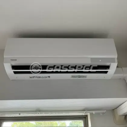 施工後のエアコン（東芝 RAS-3616TL）