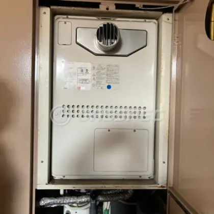 施工前の給湯器（GTH-2413AWX-T）