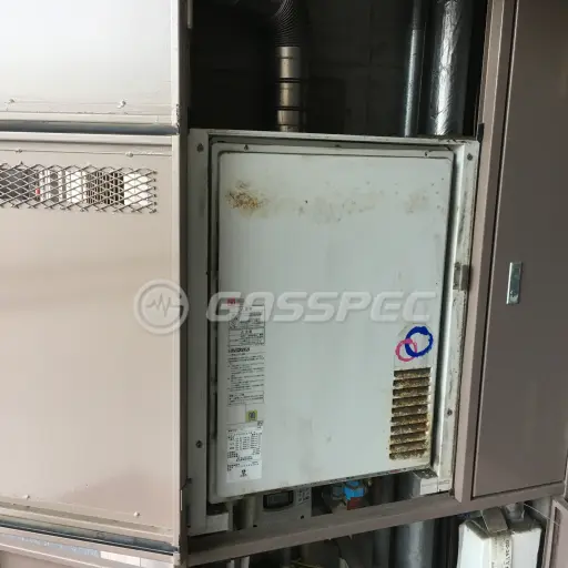 交換前の給湯器（パーパス TP-SP246SZB-R）