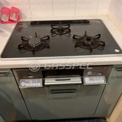 施工前のビルトインガスコンロ（HR-P873A-DXBBH）