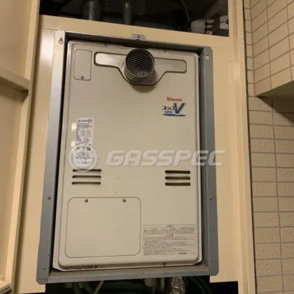 施工前の暖房熱源機（RUFH-V2403AT2-6）