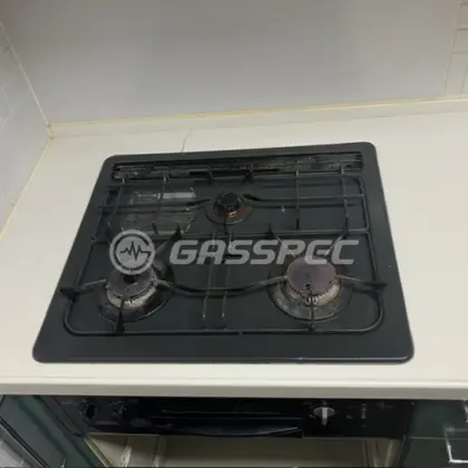 施工前のビルトインガスコンロ（DG3068NR）