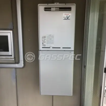 施工前の給湯器（RUF-V2005SAW）