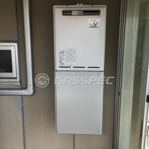 交換前の給湯器（リンナイ RUF-V2005SAW）
