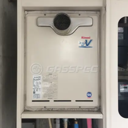 施工前の給湯器（RUF-V2405SAT）