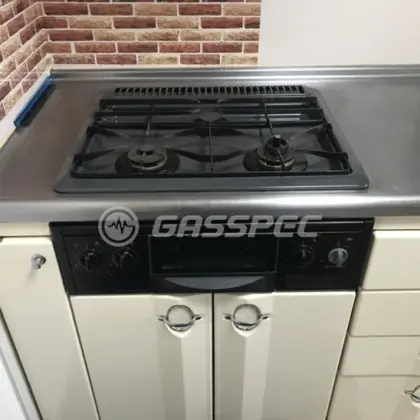 施工前のビルトインガスコンロ（GCU60-3KBA）