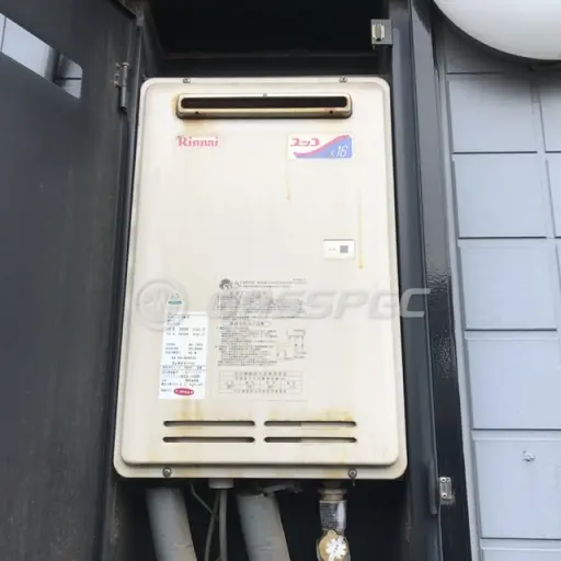 交換前の給湯器（リンナイ RUF-1616BOX）