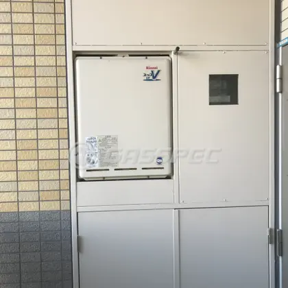 施工前の給湯器（RUF-V2401SAU）