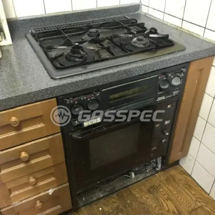 施工前のビルトインガスコンロ（RSK-Y30V3FT/RBR-10E-1）
