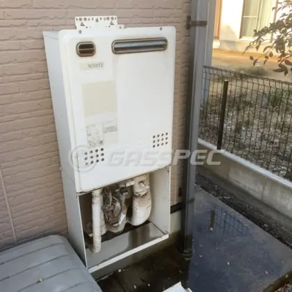 施工前の給湯器