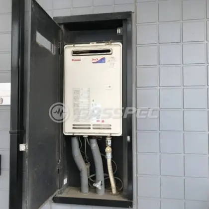 施工前の給湯器（RUF-1616BOX）