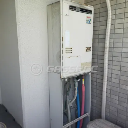 施工前の暖房熱源機（RUFH-V2403AW）
