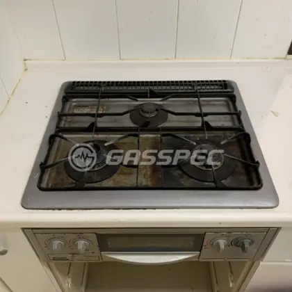 施工前のビルトインガスコンロ（RBG-31B6FS）